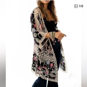 Three Bird Nest Black Floral Kimono